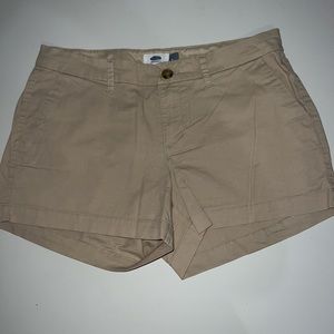 Old Navy tan khaki shorts - size 4 - good condition